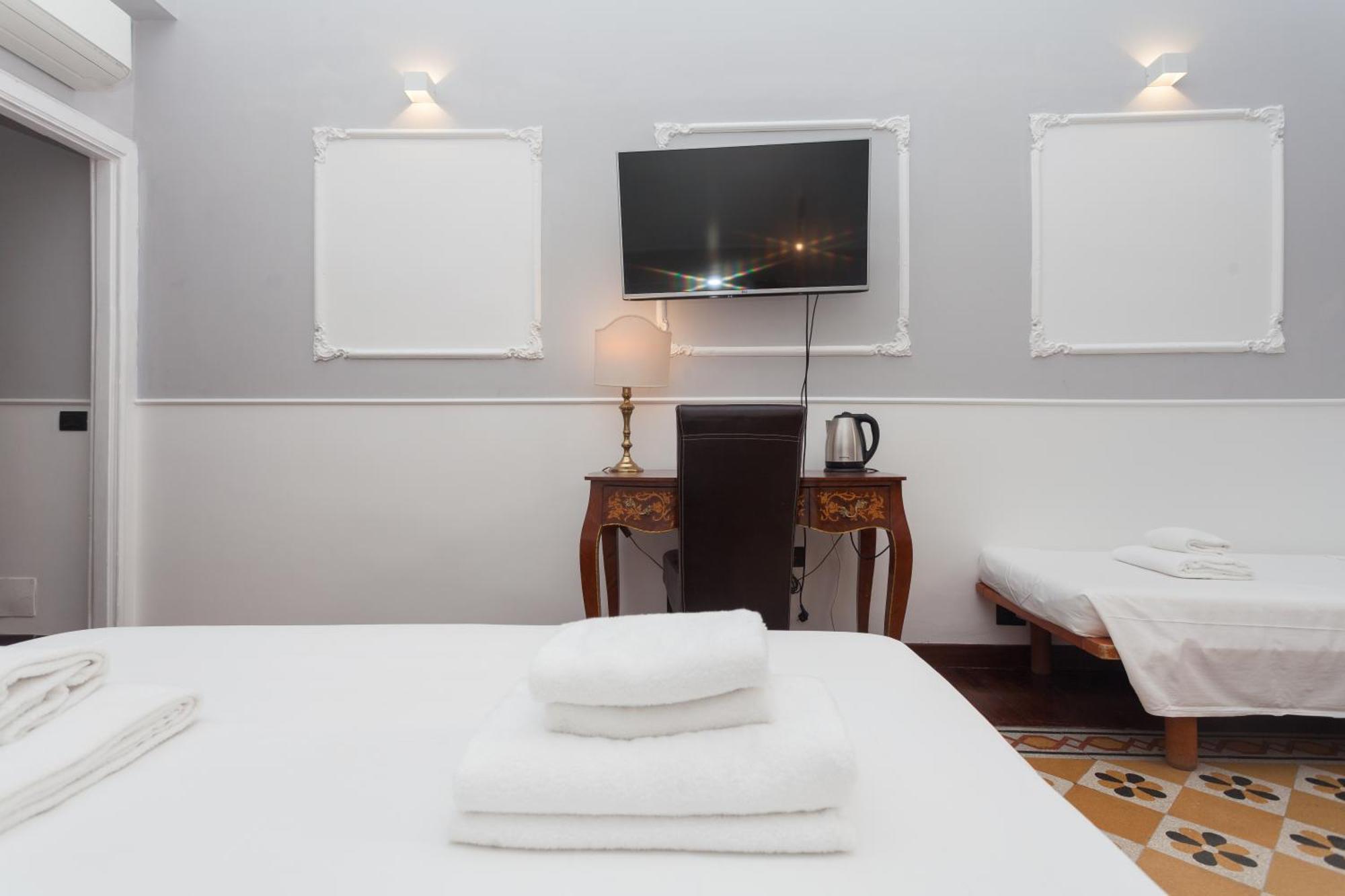 Palazzo Del Duca Piazza Navona Guest House ローマ エクステリア 写真