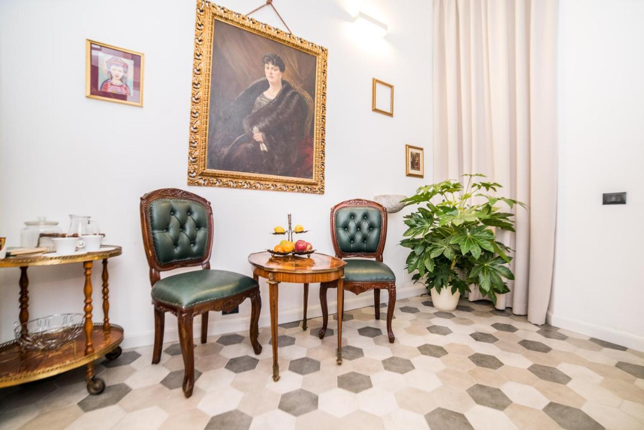 Palazzo Del Duca Piazza Navona Guest House ローマ エクステリア 写真
